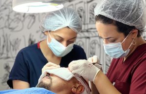 copri come funziona il trapianto di capelli, le tecniche più efficaci e perché scegliere l'Albania per il tuo intervento.