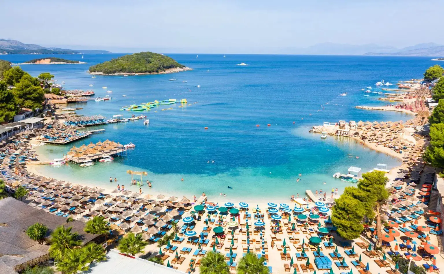 Scopri il turismo dentale completo in Albania: volo, hotel e trattamento inclusi. Qualità eccellente, risparmio garantito.