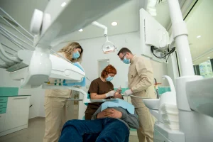 Tandimplantaten in Albanië